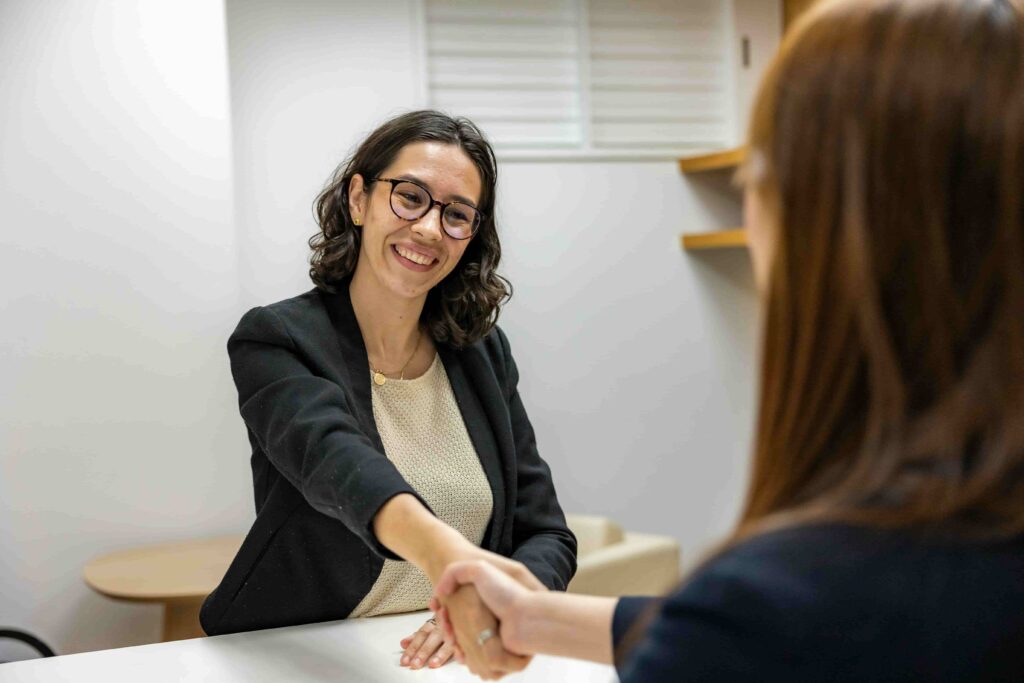 Étudiant en recherche d'alternance accompagné par son CFA pour trouver une alternance en juillet